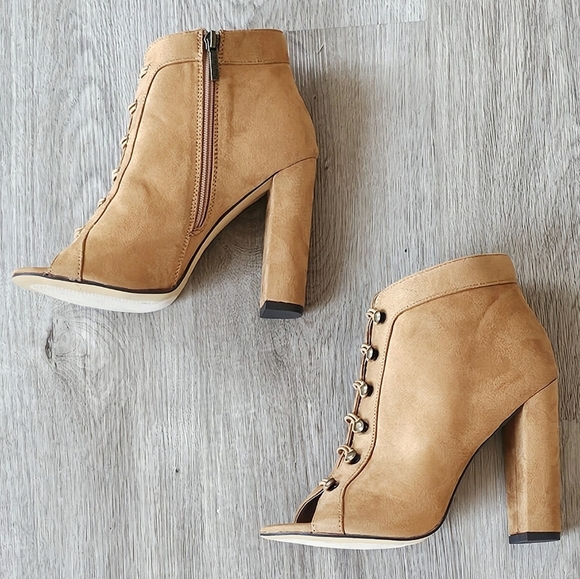 Size 8 Michael Antonio Tan Brown Suede Peep-Toe Heeled Booties - Picture 6 of 9